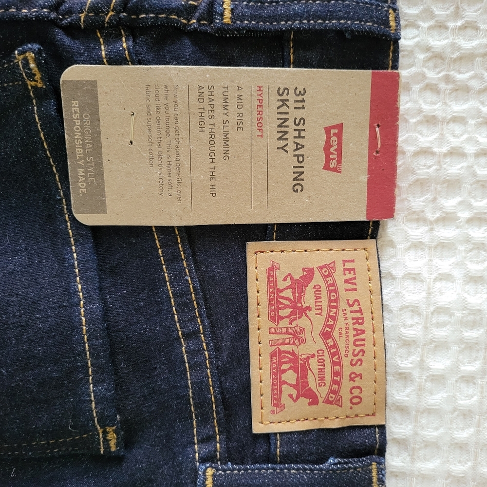 Women's Levi's jeans
